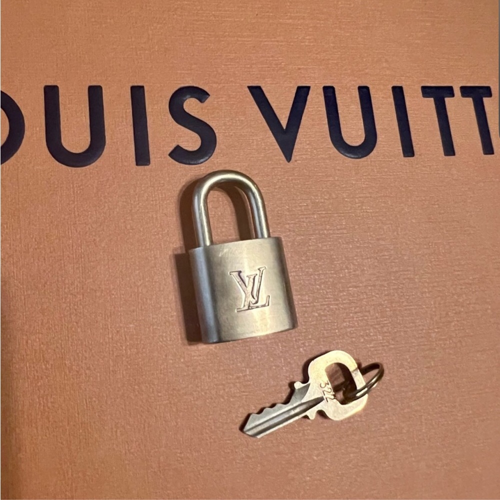 Lv Lock And Key - image 7